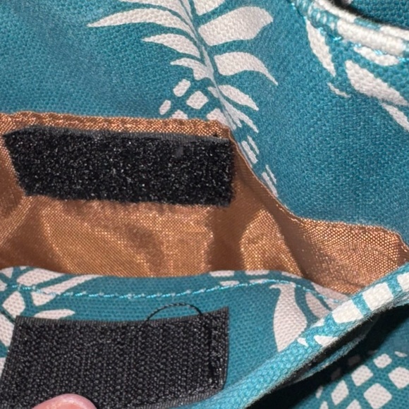 Kavu Teal Green Pineapple Print Canvas Cross Body Bag Great Condition Summer - Picture 7 of 7